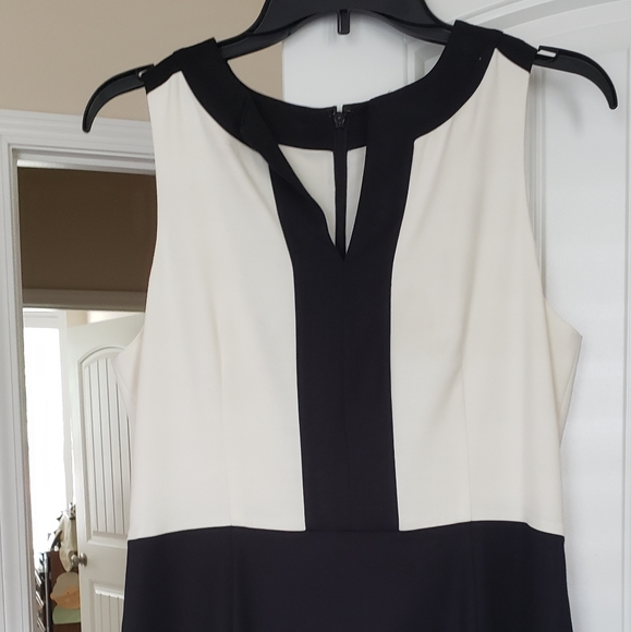 Dress - Picture 3 of 4